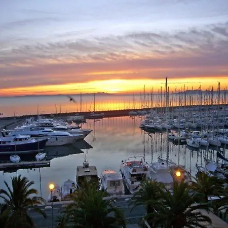 2 Pieces Au Port De Avec Loggia, Proche Plage - Fr-1-335-79 Appartement